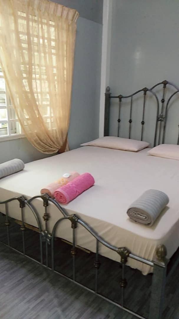 Ila Homestay Kuala Besut Jetty Ngoại thất bức ảnh